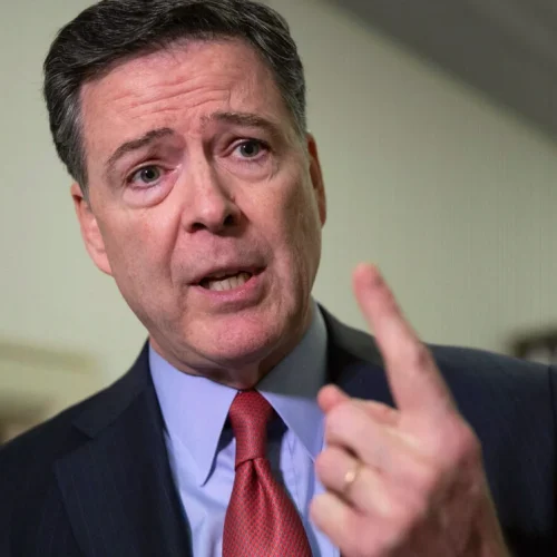 Comey-Tochter gegen das Justizministerium: Streit mit der Trump-Regierung vor Gericht