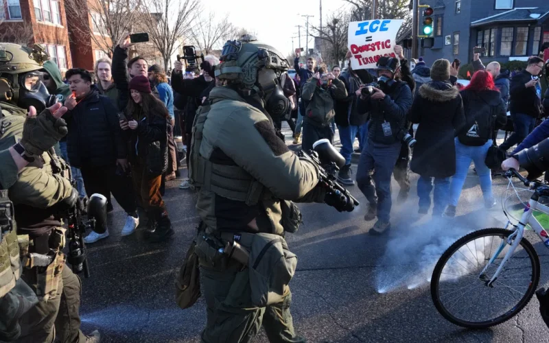 Prozess in Minnesota: ICE-Beamter wegen Schuss auf Venezolaner angeklagt
