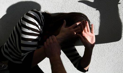 Kaiserslautern: Frau niedergeschlagen und vergewaltigt