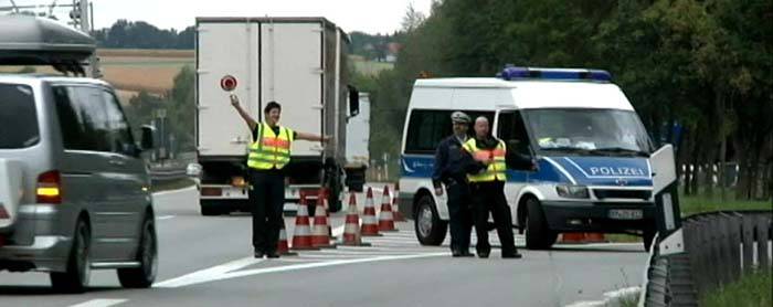 Autobahn wegen Sprengstoffalarm abgeriegelt: Polnischer Schleuser verhaftet