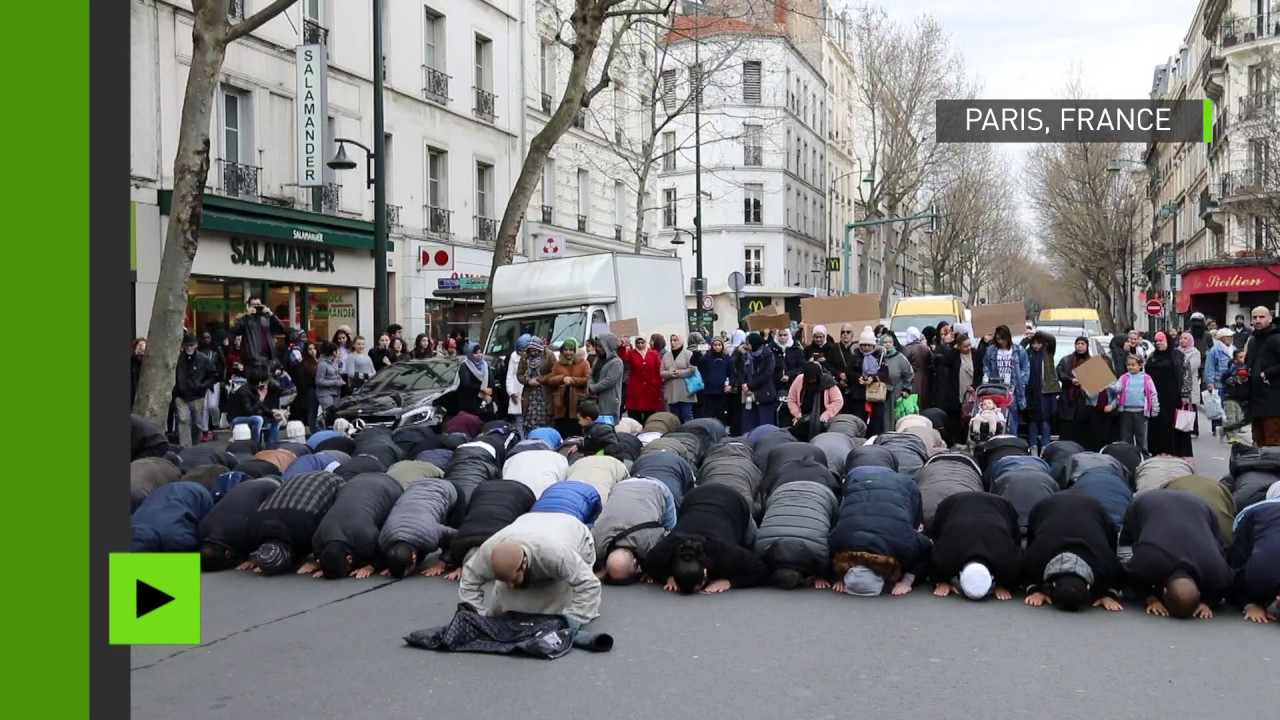 Paris: Moslems beten demonstrativ auf Straßen wegen Moscheeschließung Polit...
