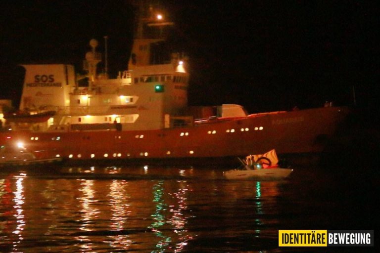 Catania/Italien: Identitäre-Aktivisten stellten sich NGO-Schlepperschiff entgegen
