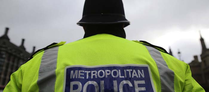 London: Verkehrspolizist mit Schlagstock gegen 3 Terroristen – ein Vorbild für alle