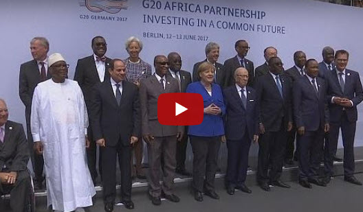 Verschwendung deutscher Steuergelder:  Merkel will Geld und Waffen nach Afrika schicken