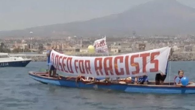 Linke Aktivisten wollen verhindern, dass die C-Star der Identitären in den Hafen von Catania einläuft