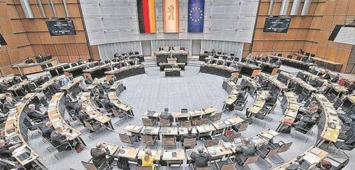 Berliner Abgeordnete: 1.000 Euro Pauschale für Bürgerbüro – kaum einer ist zu finden