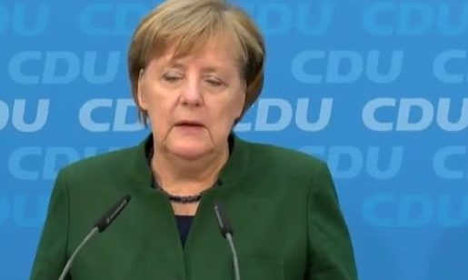 Journalist fragt Merkel zu Koalitionsverhandlungen: Liegt es vielleicht an Ihnen?