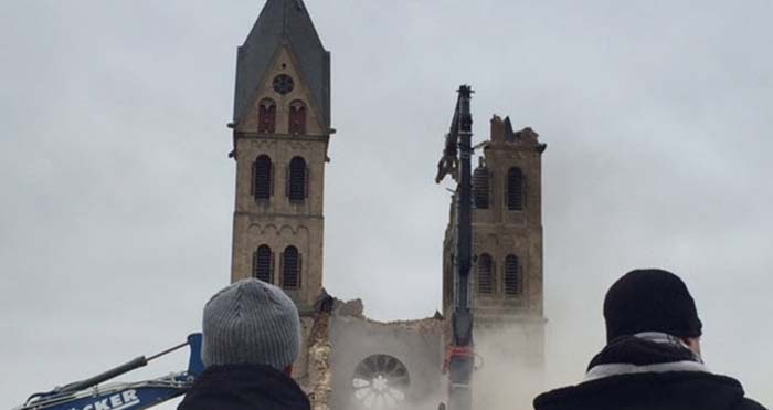 Zum Glück keine Moschee? Christlicher „Immerather Dom“ abgerissen