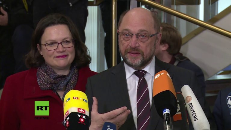 Dortmund: „Volksverräter! Schämen Sie sich!“ – Die Rechte beschert Martin Schulz kalten Empfang