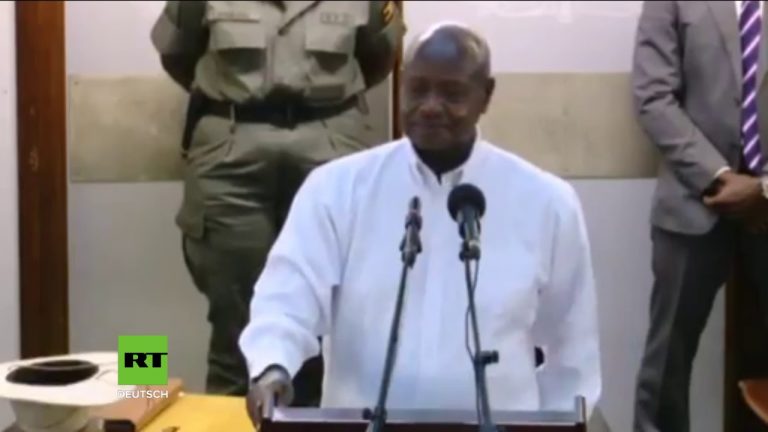 Ugandas Präsident liebt Trump für „Drecksloch“-Aussage
