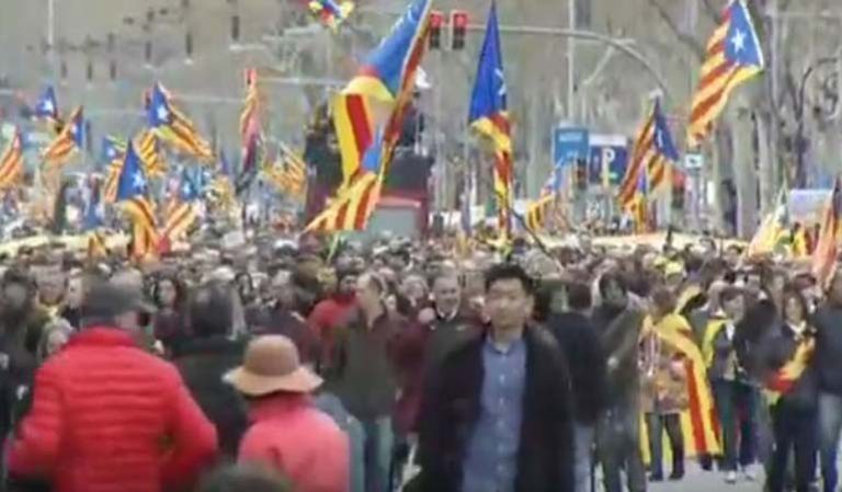 Puigdemont in Deutschland festgenommen – Proteste in Barcelona