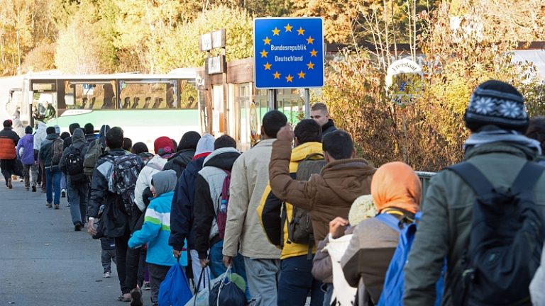 Pistorius (SPD): Grenzkontrollen nützen kaum, da man keinen Asylsuchenden zurückweisen kann