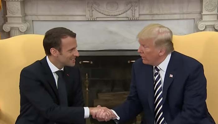 Macron und Trump beschwören besondere Beziehung: Küsschen, Schüppchen und Händchenhalten