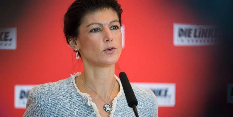 BAMF-Skandal! Sahra Wagenknecht: Grüne wollen Merkel schützen