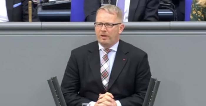 Hetzrede von Johannes Kahrs (SPD) – AfD-Abgeordnete verlassen Bundestag während Generaldebatte