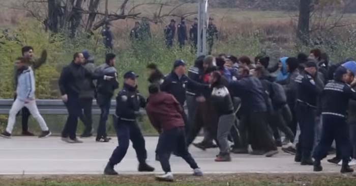 Zusammenstöße an der Grenze – Bosnische Polizei stoppt Migranten