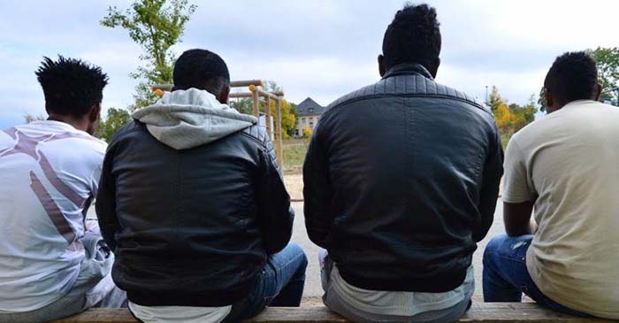 Problemfall „junge Männerhorden“: Kretschmann (Grüne) will „Flüchtlinge“ in die Pampa schicken