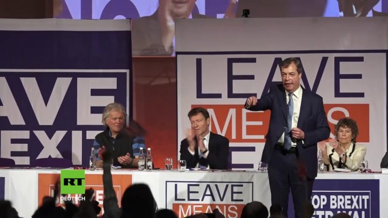 Farage fertigt EU ab: „Ein antidemokratischer Ort mit einem Haufen nicht gewählter Gangster“