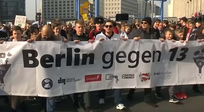 Urheberrecht: Zehntausende protestieren gegen Artikel 13