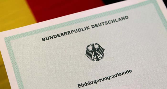 Berlin: Einbürgerungen mit „Quick-Checks“ über das Internet