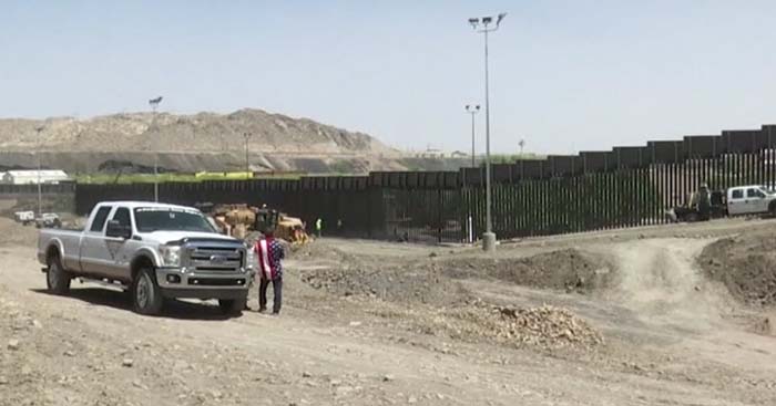 US-Bürger bauen eigenhändig Grenzmauer zu Mexiko