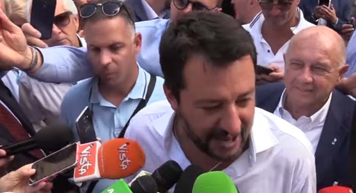 Salvini schließt sich Protest gegen neue Koalitionsregierung in Rom an