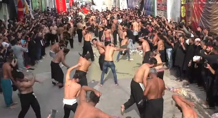 Willkommen im Mittelalter: Hunderte Muslime beginnen blutiges Aschura-Fest in Griechenland