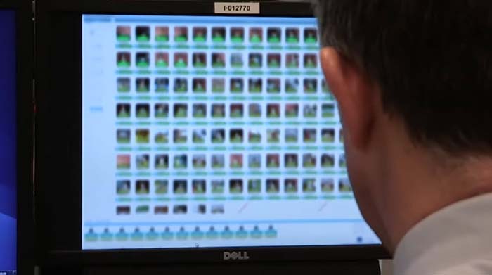 RAZZIA BEI SCHÜLERN: Kinderpornografie mit Emojis verschickt