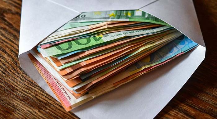 Rumänin erschleicht mit falschen Wohnanschriften und gefälschten Meldebescheinigungen 44.412 € Kindergeld