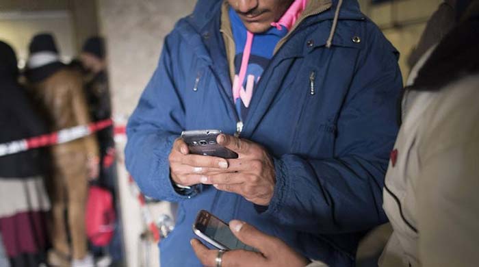 Papierlose können prozessieren? „Flüchtlinge“ klagen gegen Auslesen von Handydaten