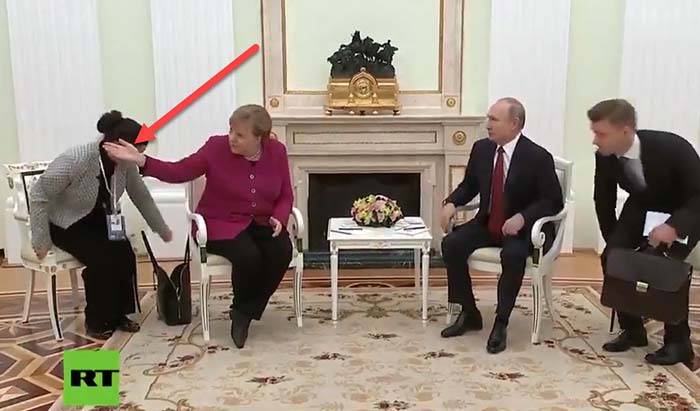 Beim Treffen von Merkel mit Putin wird Heiko Mass in die Ecke gestellt