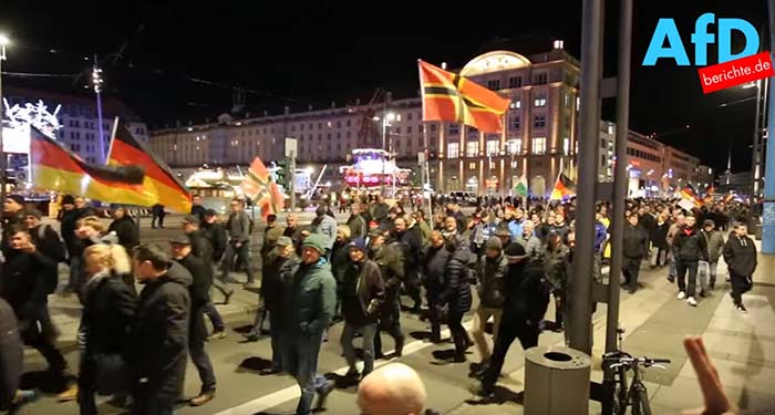 Björn Höcke bei Pegida & 20 minütiger Demozug, das sind 10.000 Patrioten, die auf der Straße waren