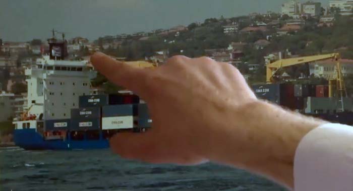 Die Crew des deutschen Containerschiffes MV Marina hat sich jetzt auf ihrem Schiff verbarrikadiert