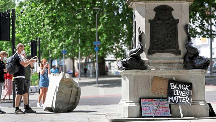 Jetzt laufen die „Bösen“ auf: Hooligans und Nationalisten wollen Denkmäler in London schützen