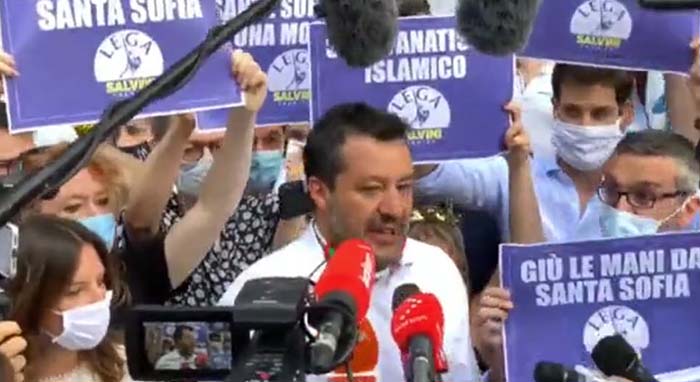 Hagia Sophia: Salvini protestiert vor dem türkischen Konsulat
