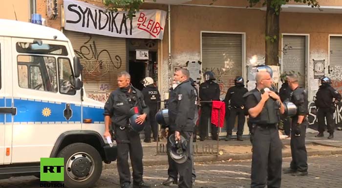 Berlin Neukölln: Räumung der linken Szene-Kneipe „Syndikat“