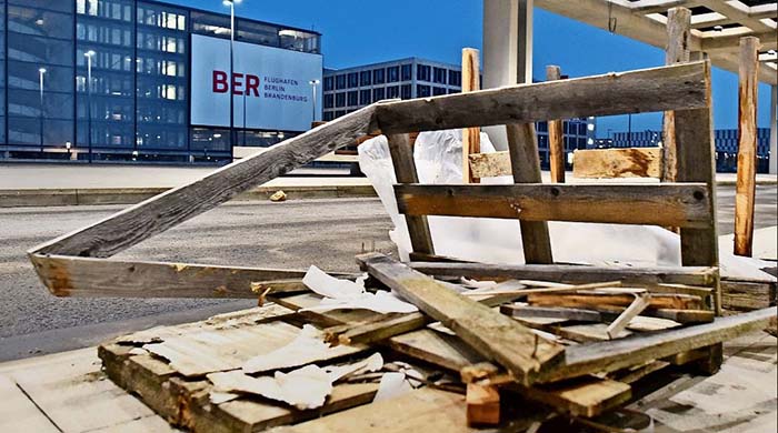 Flughafen BER: Noch nicht eröffnet und schon pleite
