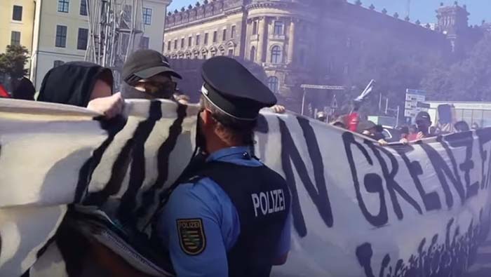 Eskalation bei Antifa-Demo in Dresden: „Schubs mich und Du fängst Dir ne Kugel“