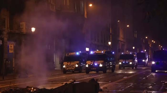 Spanien: Straßenschlachten gegen Corona-Maßnahmen gehen weiter