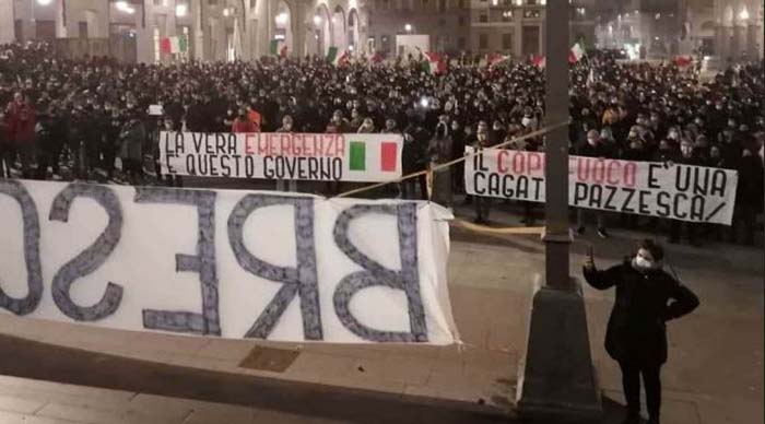 Brescia: Ausländer-Horde greift italienische Demonstranten an und wirft Papierbombe – ein Schwerverletzter