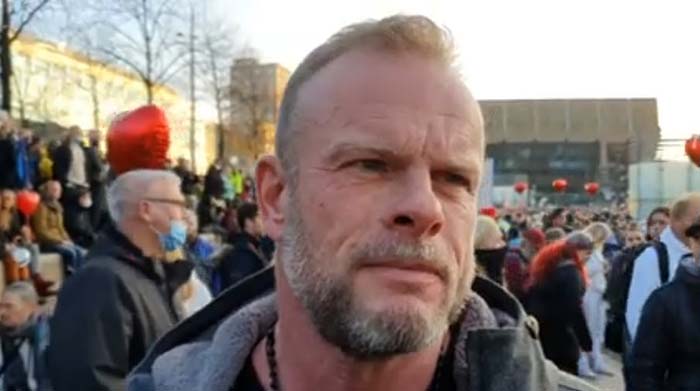 Rick aus Leipzig: Niemand wird uns retten, wenn wir es nicht selbst tun