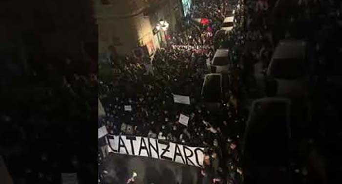 Italien: Tausende von Bürgern gegen den Lockdown und die Regierung Conte