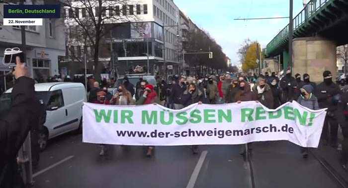 Berlin: „Schweigemarsch“ gegen Corona-Politik – Antifa-Protest eskaliert natürlich