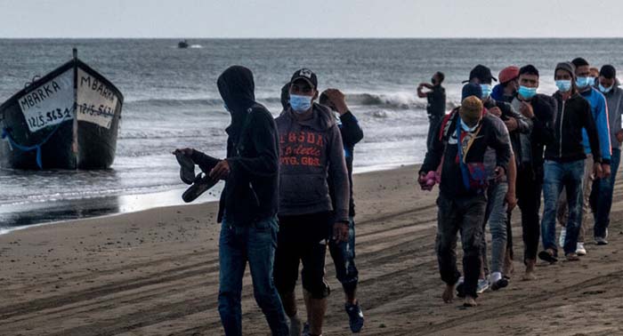 Die Tore sind geöffnet – Kanaren: Migranten dürfen aufs Festland