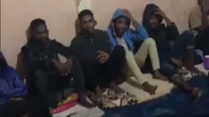 Schleuser-Video in Libyen: Sehen so drangsalierte Migranten aus?