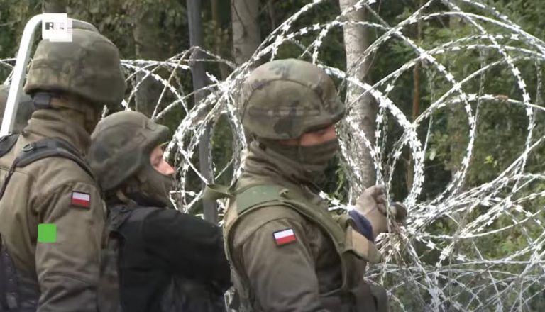 Blutige Eskalation an Polens Grenze: Migrant sticht Soldat nieder