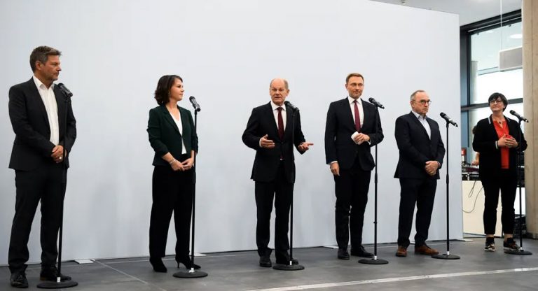 Unterhändler von SPD, Grünen und FDP für Koalitionsverhandlungen