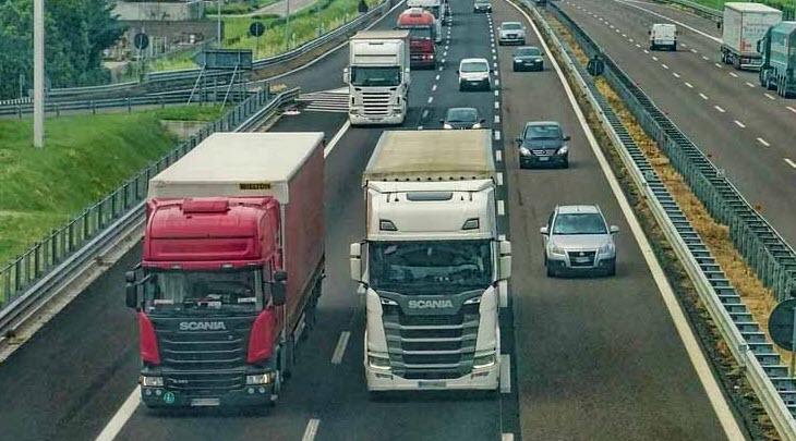 Läuft in Deutschland! Transportgewerbe: Ohne Diesel-LKW bleiben Supermarkt-Regale leer
