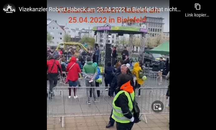 Hau ab! Lügner! Robert Habeck in Bielefeld