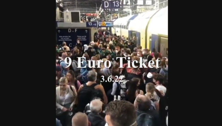 Wer rechnet mit so was? 9 Euro Ticket – Züge rappelvoll